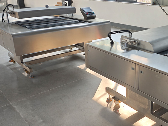 连续滚动式真空包装机